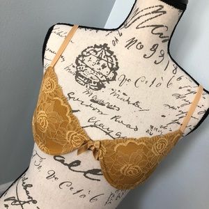 lavit lingerie. Mustard lace bra.